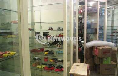 Imagem: O depósito possui 1 Vaga na garagem e 92m² de Área e está