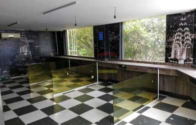 Imagem: O depósito possui 3 Vagas na garagem, 100m² de Área e está