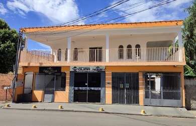 Imagem: A casa em condomínio possui 3 Dormitórios, 2 Banheiros, 1