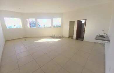 Imagem: A kitnet possui 1 Dormitório, 1 Banheiro, 1 Vaga na garagem