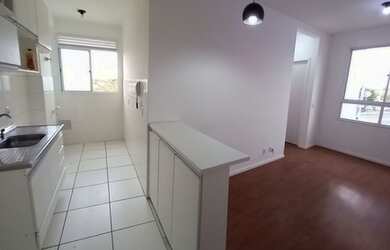 Imagem: O apartamento possui 2 Dormitórios, 1 Banheiro, 1 Vaga na garagem