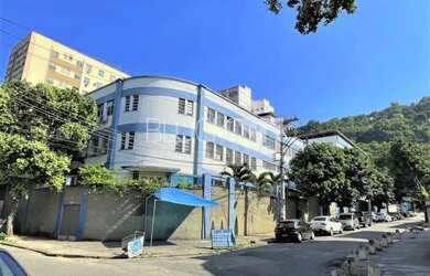 Imagem: O depósito possui 5 Vagas na garagem, 2180m² de Área e Imóvel