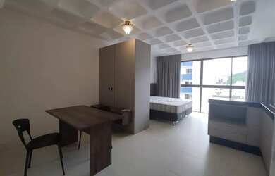 Imagem: O studio possui 1 Dormitório, 1 Banheiro, 1 Vaga na garagem