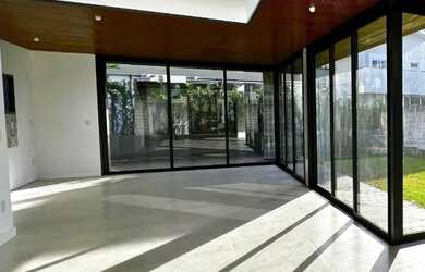 Imagem 8: Condomínio Rosa Internacional, localizado na Praia do Rosa, ao lado da...