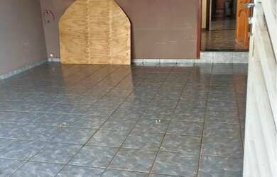 Imagem: A casa em condomínio possui 3 Dormitórios, 1 Banheiro, 1 Vaga