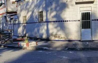 Imagem: A casa possui 2 Dormitórios, 1 Banheiro, 1 Vaga na garagem