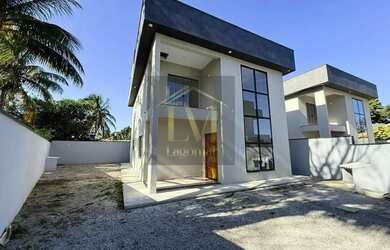 Imagem: A casa possui 3 Dormitórios, 1 Banheiro, 1 Vaga na garagem