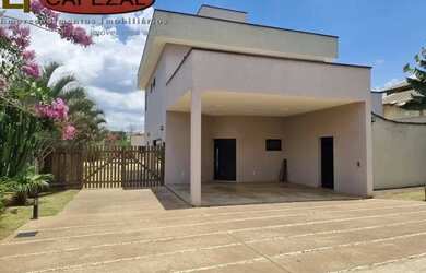 Imagem: A casa em condomínio possui 5 Dormitórios, 5 Banheiros, 5