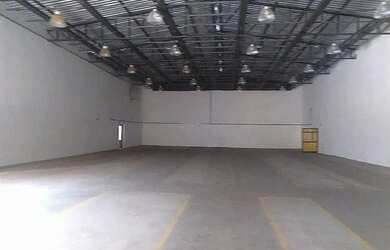 Imagem: O depósito possui 5 Vagas na garagem, 1.478m² de Área e