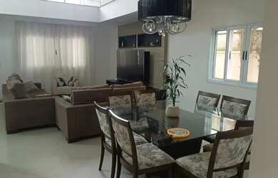 Imagem 13: Imóvel para venda tem 200 metros quadrados com 4 quartos