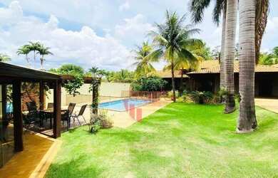 Imagem: A casa em condomínio possui 4 Dormitórios, 5 Banheiros, 5