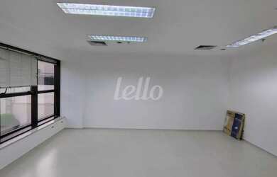 Imagem: O depósito possui 1 Vaga na garagem, 31m² de Área e está