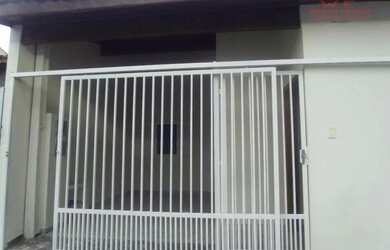 Imagem: A casa possui 2 Dormitórios, 1 Banheiro, 1 Vaga na garagem