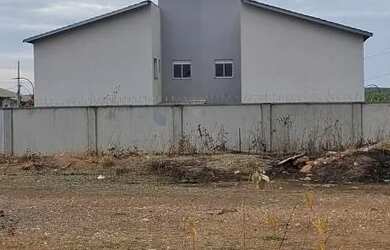 Imagem: O terreno possui 404m² de Área e Imóvel novo e está localizado