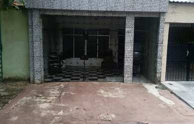 Imagem: A casa possui 2 Dormitórios, 2 Banheiros, 1 Vaga na garagem