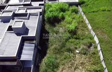 Imagem: O terreno possui 360m² de Área e está localizado em Atuba