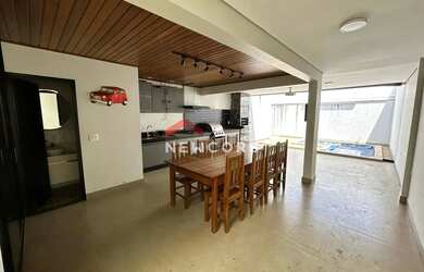 Imagem: A casa em condomínio possui 3 Dormitórios, 4 Banheiros, 2