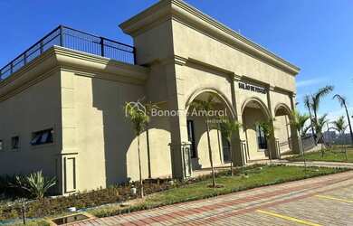 Imagem: O terreno possui 251m² de Área e Imóvel novo e está localizado