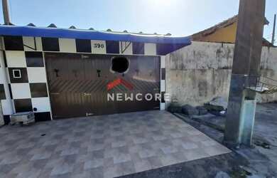 Imagem: A casa possui 2 Dormitórios, 2 Banheiros, 2 Vagas na garagem