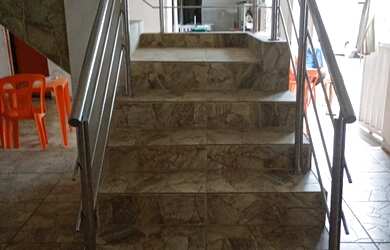 Imagem: A casa possui 3 Dormitórios, 2 Banheiros, 1 Vaga na garagem