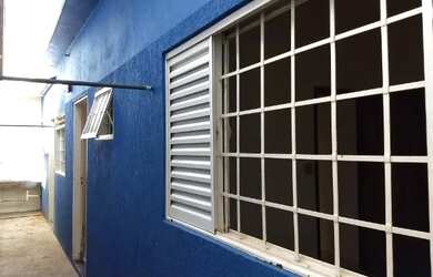 Imagem: Casa em Uberaba / Fundos - Quarto, sala, cozinha e banheiro