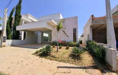 Imagem: A casa possui 3 Dormitórios, 4 Banheiros, 4 Vagas na garagem