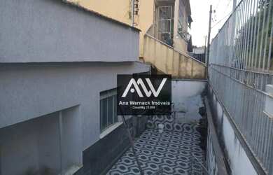 Imagem: A casa possui 5 Dormitórios, 3 Banheiros, 2 Vagas na garagem