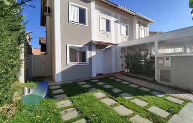 Imagem: A casa em condomínio possui 3 Dormitórios, 3 Banheiros, 2