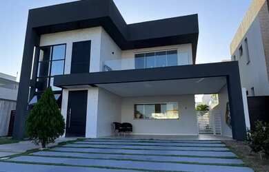 Imagem: A casa em condomínio possui 4 Dormitórios, 4 Banheiros, 4