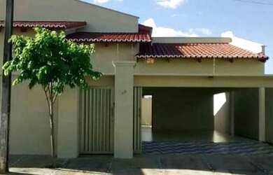 Imagem 1: Casa. 2 Vagas na garageme4 Dormitórios