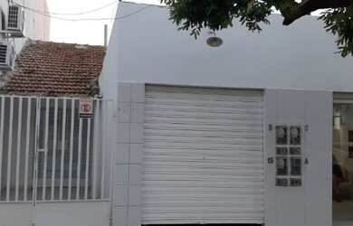 Imagem: A casa possui 2 Dormitórios, 1 Banheiro, 1 Vaga na garagem
