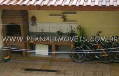 Imagem: A casa possui 4 Dormitórios, 4 Banheiros, 2 Vagas na garagem