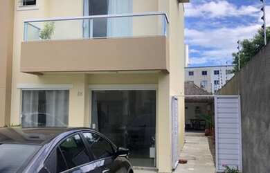 Imagem: A casa possui 2 Dormitórios, 4 Banheiros, 2 Vagas na garagem