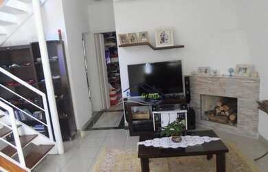 Imagem: A casa em condomínio possui 3 Dormitórios, 3 Banheiros, 2