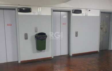 Imagem 11: Sala comercial na Galeria do Rosário desocupada andar alto