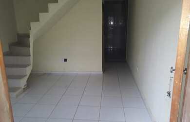 Imagem: A casa possui 2 Dormitórios, 2 Banheiros, 1 Vaga na garagem