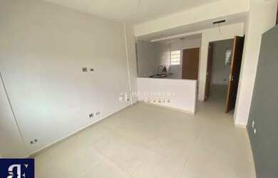 Imagem: A casa possui 3 Dormitórios, 2 Banheiros, 1 Vaga na garagem