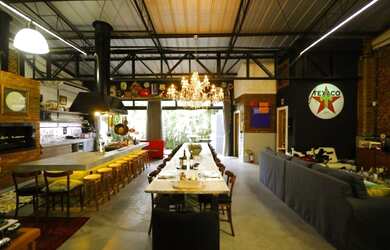 Imagem: O depósito possui 5 Vagas na garagem, 266m² de Área e Imóvel