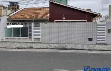 Imagem: A casa possui 4 Dormitórios, 2 Banheiros e está localizado