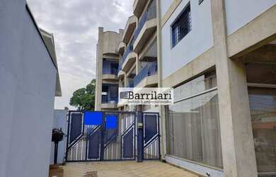 Imagem: O apartamento possui 1 Dormitório, 1 Banheiro, 1 Vaga na garagem