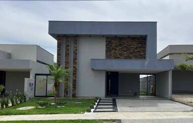 Imagem: A casa em condomínio possui 3 Dormitórios, 4 Banheiros, 4