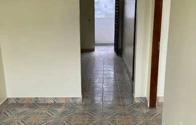 Imagem: A casa possui 2 Dormitórios, 1 Banheiro, 1 Vaga na garagem