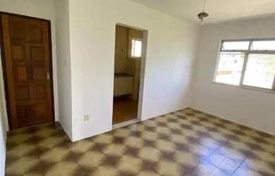 Imagem 2: Cabula 2/4 com cozinha e área de serviço 51 metros quadrados, fica em frente ao quartel 1