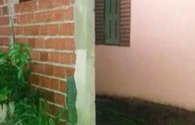 Imagem: A casa possui 1 Dormitório, 1 Banheiro e está localizado