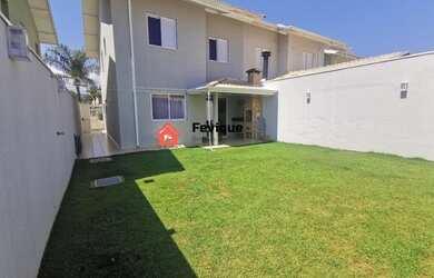 Imagem: A casa possui 4 Dormitórios, 2 Banheiros, 4 Vagas na garagem