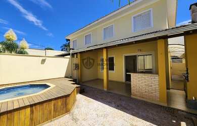 Imagem: A casa em condomínio possui 3 Dormitórios, 2 Banheiros, 2