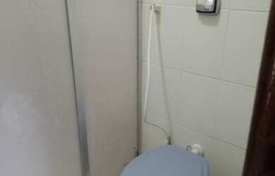 Imagem: A casa possui 2 Dormitórios, 2 Banheiros, 1 Vaga na garagem