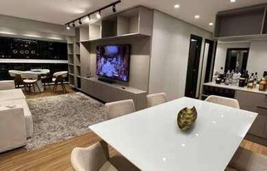 Imagem: O apartamento possui 3 Dormitórios, 2 Banheiros, 2 Vagas na