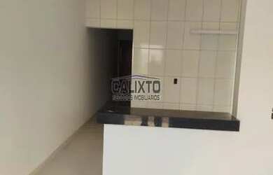 Imagem: A casa possui 2 Dormitórios, 1 Banheiro, 2 Vagas na garagem