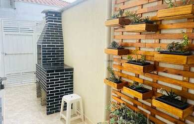 Imagem: A casa em condomínio possui 2 Dormitórios, 3 Banheiros, 1